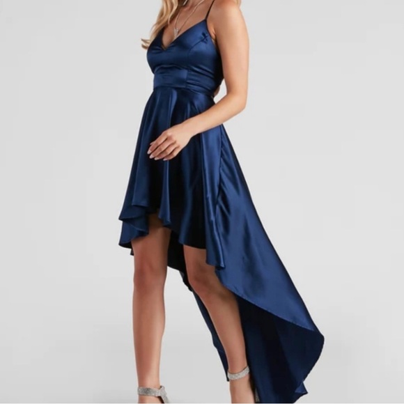 iris Dresses & Skirts - NWT WITHOUT TAGS DRESS 👗